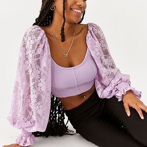 Urban Outfitters Lilac Ribbed Top
Urban Outfitters Women's  Blouse
Size M